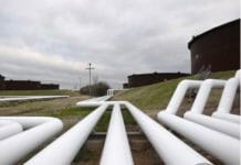 Canadian heavy oil collapses another 28% to under $5 as oilsands face shut-ins